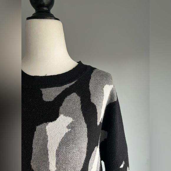 Oversized Leopard Print Sweater - Picture 6 of 6